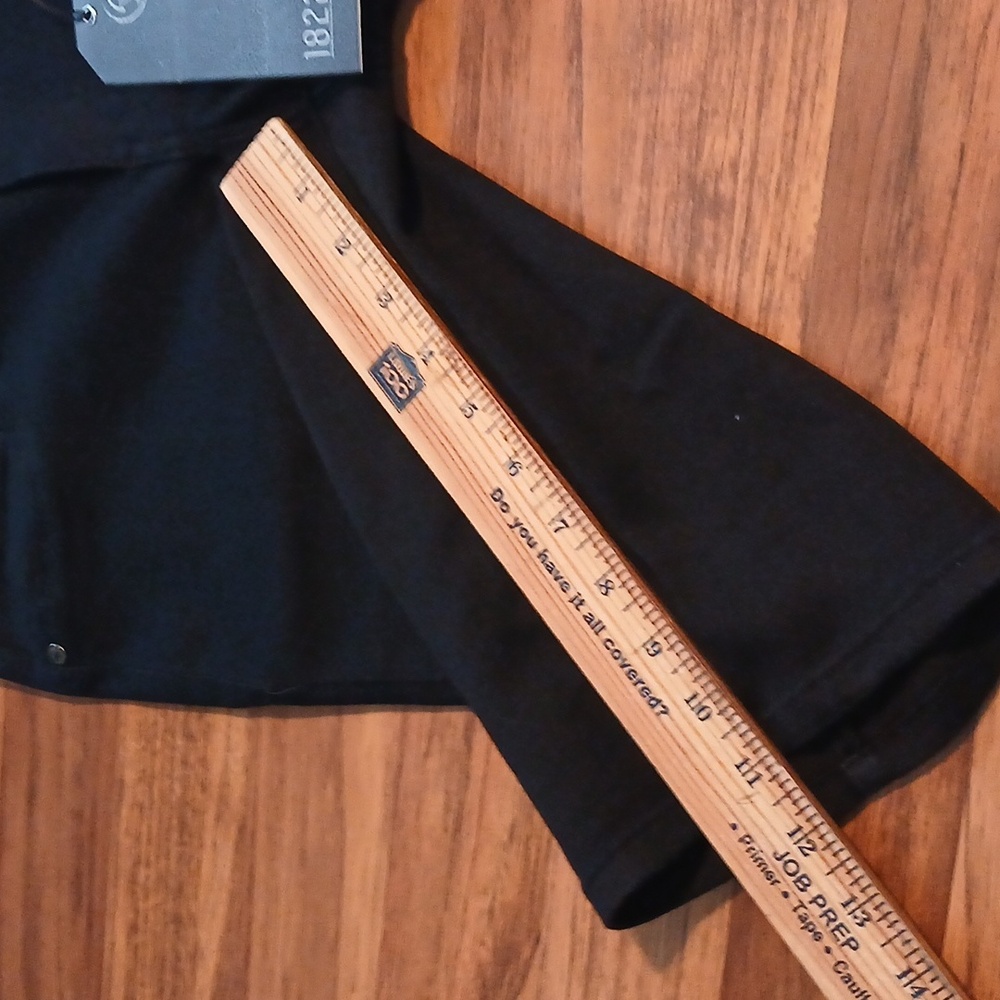 1822 Denim Classic Black Shorts - Picture 5 of 7